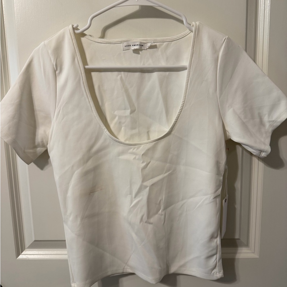 Good American White Short Sleeve Scoop Neck Top